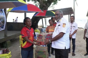Pemkot Jayapura salurkan bantuan usaha ekonomi produktif bagi warga