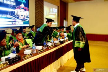 UMMAT kukuhkan guru besar saat Milad ke-46