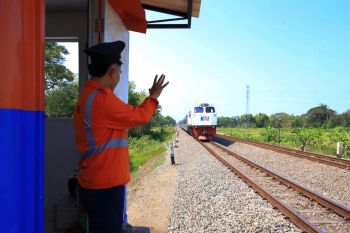 Daop 6 imbau warga tak beraktivitas sekitar rel selama libur sekolah