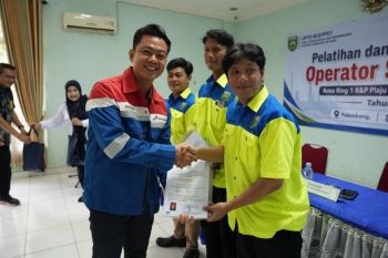 Kilang Pertamina Plaju sertifikasi 24 operator scaffolding lokal siap kerja