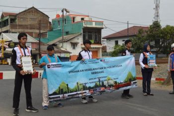 KAI Ingatkan Pengguna Jalan Saat Libur Sekolah, Berhenti Sejenak di Perlintasan Bisa Selamatkan Nyawa