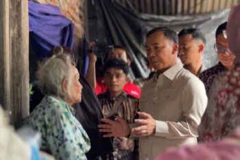 Menteri Wihaji serahkan bantuan rumah bagi keluarga risiko stunting