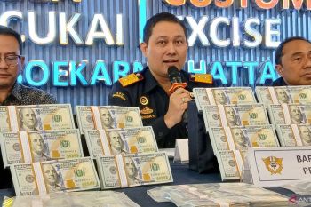 Indonesia customs investigate Thai man over US$350K undeclared cash