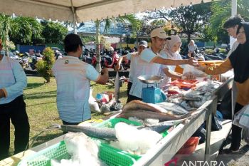 Dinas Perikanan Belitung gelar bazar ikan murah bantu masyarakat penuhi pangan bergizi