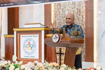 Wagub Papua Tengah: Gereja jadi benteng pemersatu umat