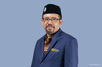 Hukum cadar untuk menutup aurat perempuan