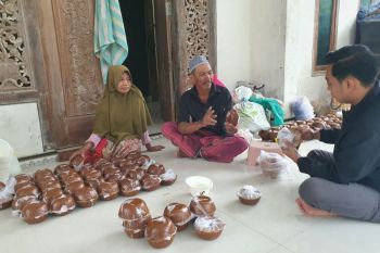Bisnis gula merah Rosidah makin berkembang berkat KUR BRI Sumenep