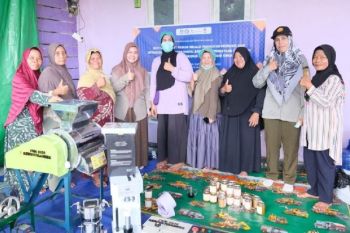 Dosen Universitas Darwan Ali dampingi KWT Mawar Sumber Makmur kembangkan jamu higienis dan pemasaran digital