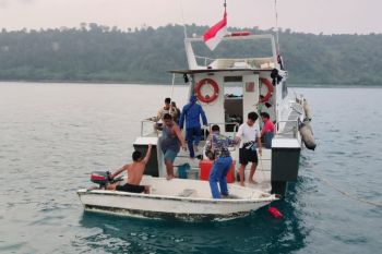 Polairud imbau kapal wisata tak dekati perairan Gunung Anak Krakatau