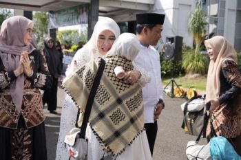 Bupati Balangan dan Ketua DPRD sambut ratusan jamaah haji
