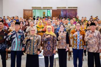 Khofifah-Menteri PPPA hadirkan Pelita ASN untuk ketahanan keluarga