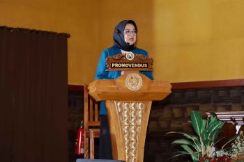 Istri pengasuh Ponpes Tebuireng sandang gelar doktor di Unair