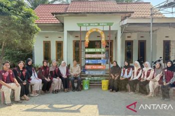 Mahasiswa Unsri edukasi warga Desa Arisan Deras terkait pengelolaan sampah