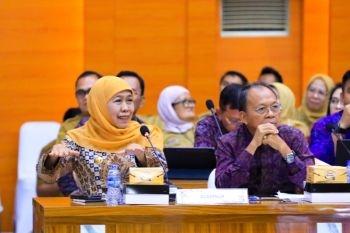 Gubernur Khofifah dukung perluasan digitalisasi bansos di Jatim