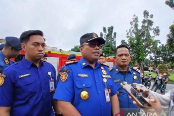 DPKP Pekanbaru gerak cepat, lima Damkar jinakkan kebakaran Kantor Ketahanan Pangan Riau