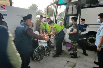 360 Jamaah kloter pertama embarkasi Medan kembali ke tanah air