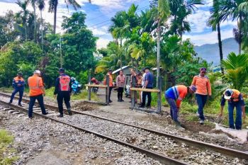 Perkuat Keselamatan Perjalanan Kereta Api, KAI Divre II Sumbar Tuntaskan Program Nasional Penutupan 35 Perlintasan Liar