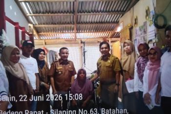 Pemkab Pasaman Barat salurkan bantuan bencana alam ke kelompok rentan