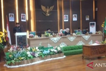 Dewan paripurnakan persetujuan raperda perubahan bentuk hukum PDAM Danum Ije Jela