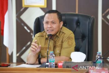 Anak kurang mampu Pekanbaru dapat lima set seragam gratis 2026