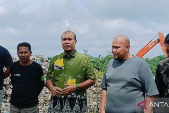 Bupati Inhu Ade Agus Hartanto tinjau TPA Batu Canai