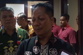 Mukhlisin terima SK jadi Plt Bupati Kuansing usai Suhardiman Amby kena OTT KPK