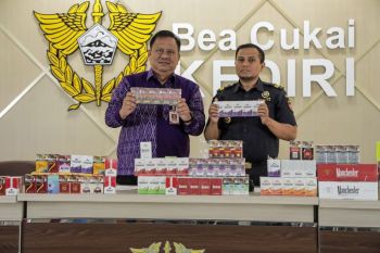 Satpol PP Kota Kediri sita 6.896 batang rokok ilegal