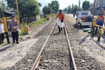KAI Daop 7 Madiun tutup perlintasan liar di Kabupaten Blitar