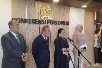 Ketua DPR hormati putusan MK soal pilkada harus tetap dipilih langsung