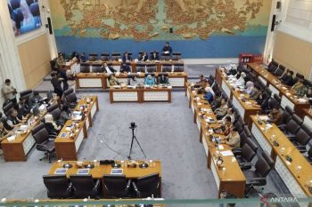 Saldo miliaran ditahan TikTok Shop, pelaku UMKM lapor Komisi VII DPR