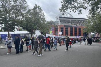 Merasakan gema multikultural di "Seattle Stadium"