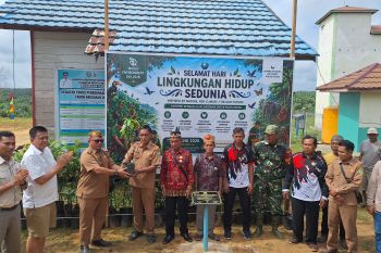 PT Tapian Nadenggan tanam 500 pohon lestarikan lingkungan dan pemberdayaan masyarakat