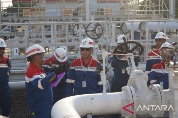 Komisaris Utama Pertamina tinjau fasilitas energi di Jawa Timur, pastikan layanan tetap lancar