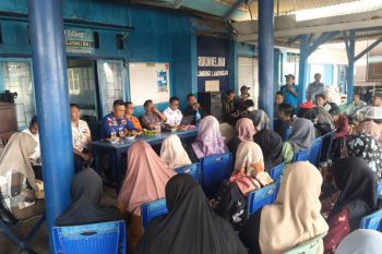 Polairud Lamongan bentuk posko terpadu pencarian KMN Entok
