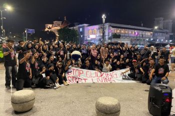 Ratusan mahasiswa Yogyakarta gelar aksi lilin LED suarakan anti-judi online