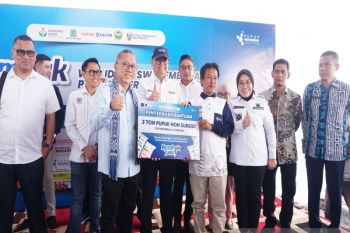 Menko Pangan serahkan bantuan tiga ton pupuk non-subsid kepada petani-nelayan di Mamuju