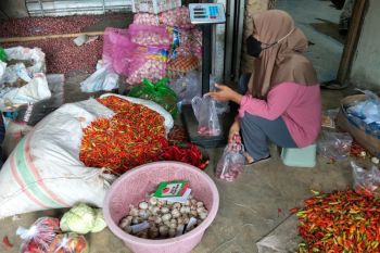 Disdag Mataram menjaga stok dan pasokan stabilkan harga kebutuhan pokok