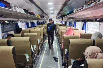 KAI resmi gunakan rangkaian ekonomi premium kereta Rajabasa