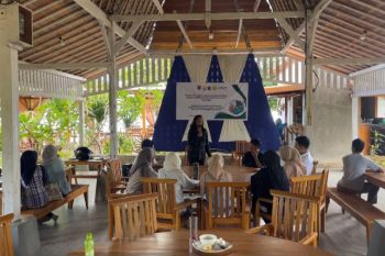 Unhas tingkatkan literasi risiko finansial bencana kepada pelajar di Selayar