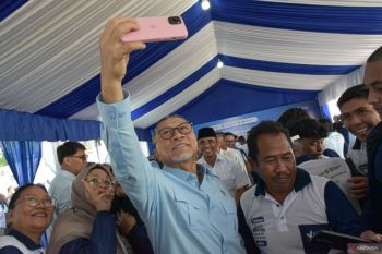 Menko Pangan Zulhas salurkan bantuan pupuk untuk petani di Sigi