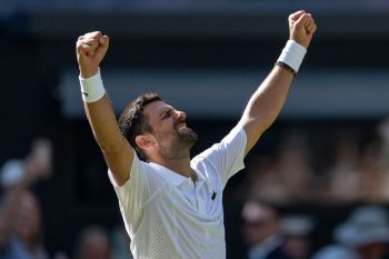 Petenis Djokovic samai rekor Federer dengan kemenangan babak ketiga Wimbledon