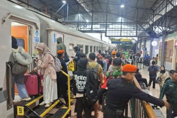Penumpang KAI Semarang meningkat 10,18 persen