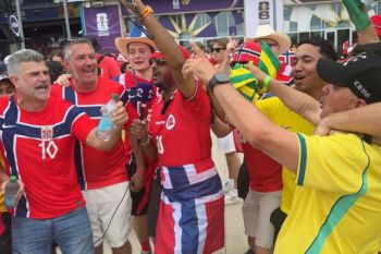 Disjoki dihibur suporter di Stadion Miami