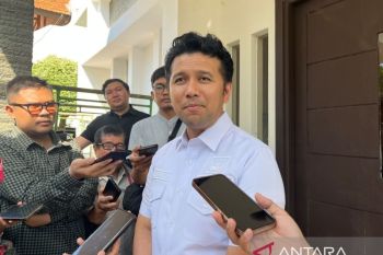 Pemprov Jatim gelar dialog peternak-pedagang atasi harga telur rendah