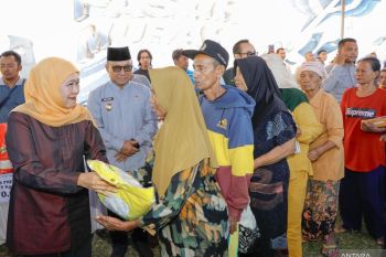 Khofifah sebut pasar murah salah satu instrumen pengendalian inflasi