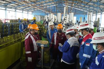 Pertamina Patra Niaga Regional JBB bersama Ditjen Migas tinjau lembaga penyalur LPG, pastikan rantai