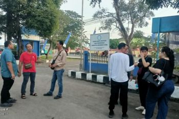Bersama LKBN ANTARA, Ketua Komisi VII DPR RI gelar nobar di Aekkanopan