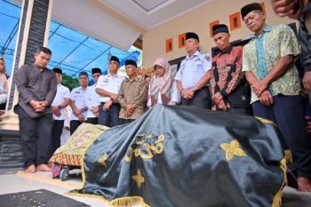 Wawako Payakumbuh lepas kepergian salah satu ASN