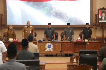 Sepakat lanjutkan pembahasan raperda pertanggungjawaban APBD 2025, Enam fraksi DPRD Kota Tegal soroti tindak lanjut temuan BPK