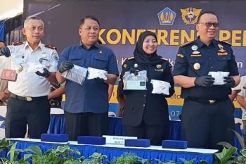 Makassar Customs foils 1kg meth smuggling attempt from Malaysia